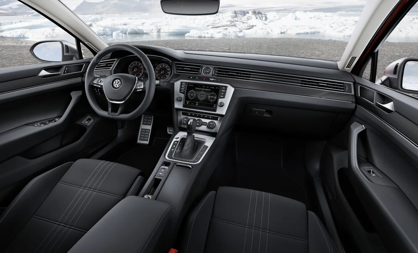 7447427-volkswagen-passat-alltrack.jpg