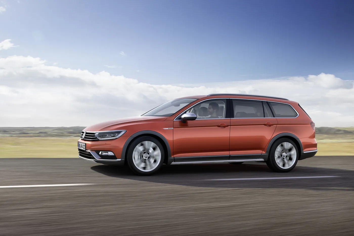 7447485-volkswagen-passat-alltrack.jpg