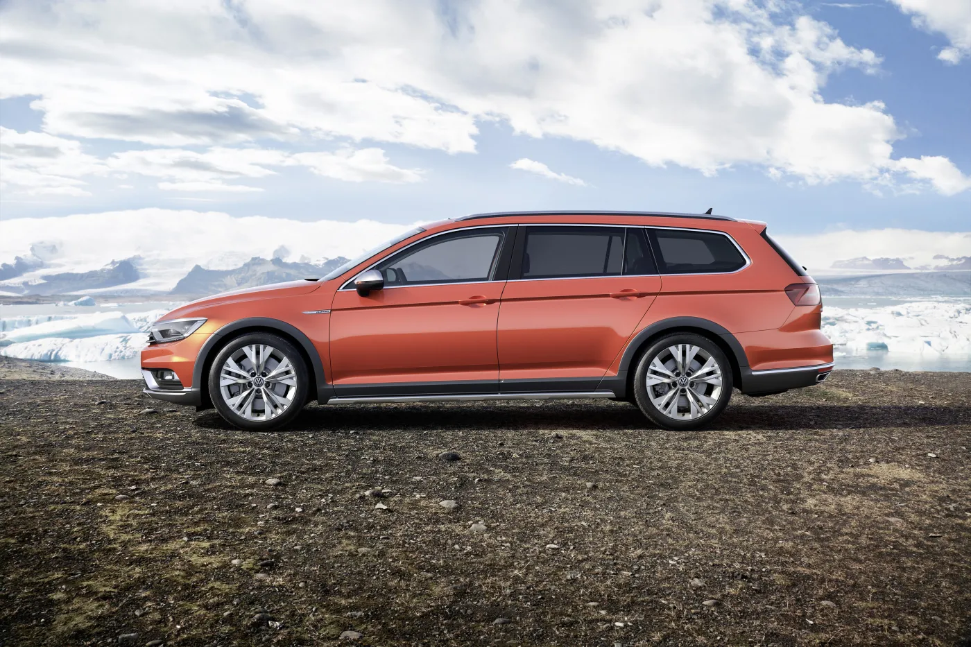 7447659-volkswagen-passat-alltrack.jpg