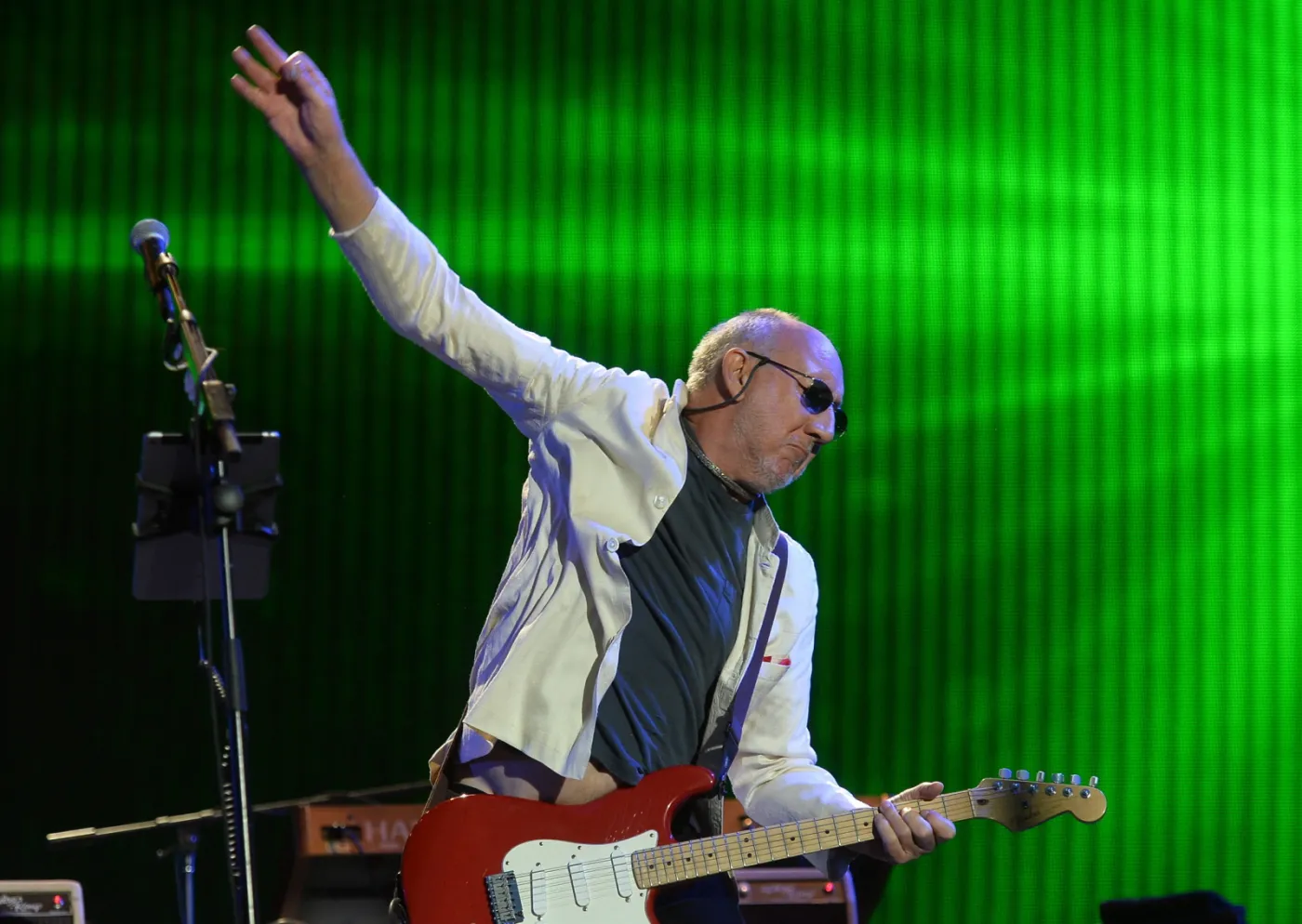 7924016-pete-townshend-z-the-who.jpg