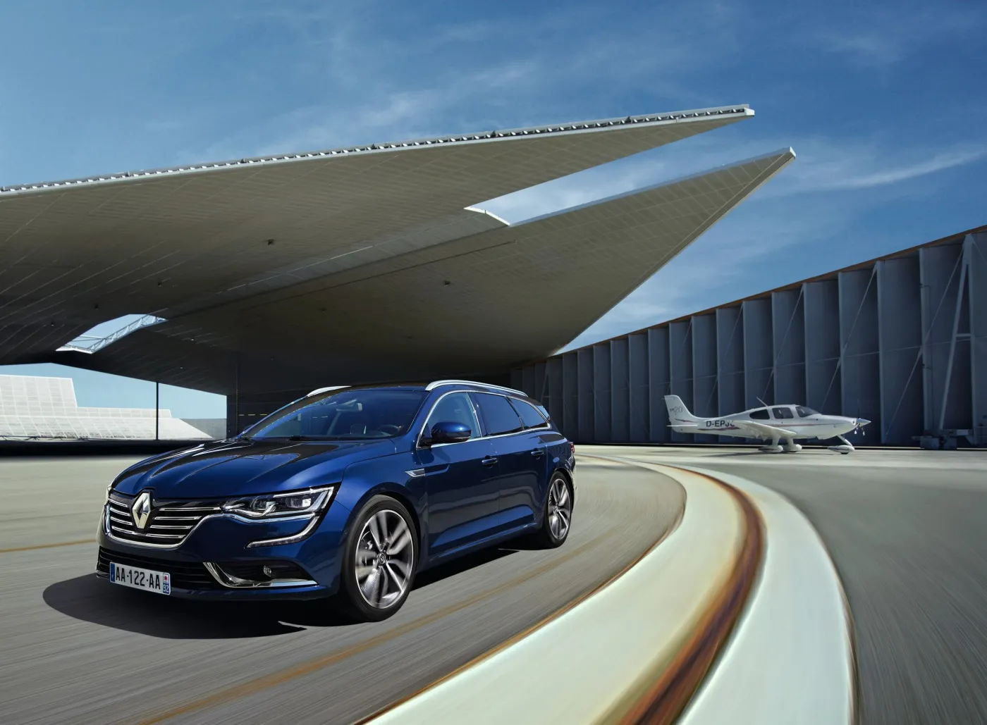 8133512-renault-talisman-grandtour.jpg