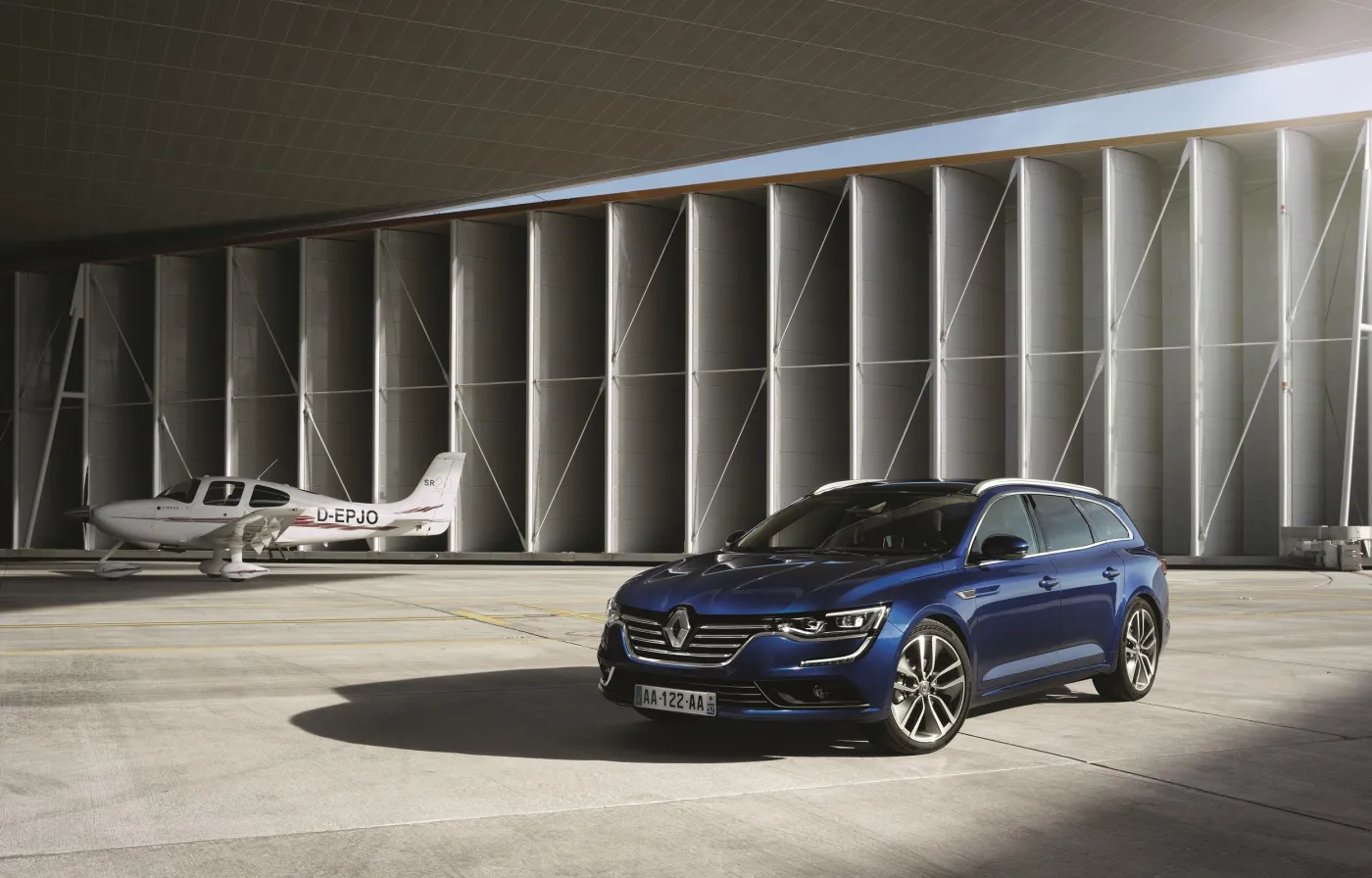 8133543-renault-talisman-grandtour.jpg