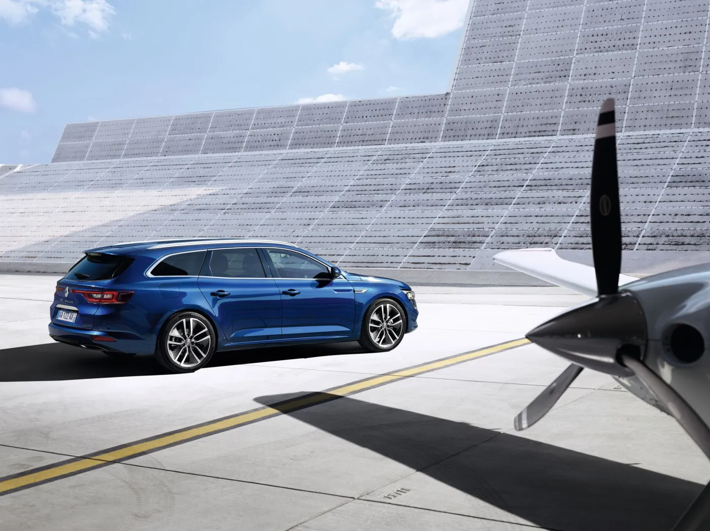 8133605-renault-talisman-grandtour.jpg