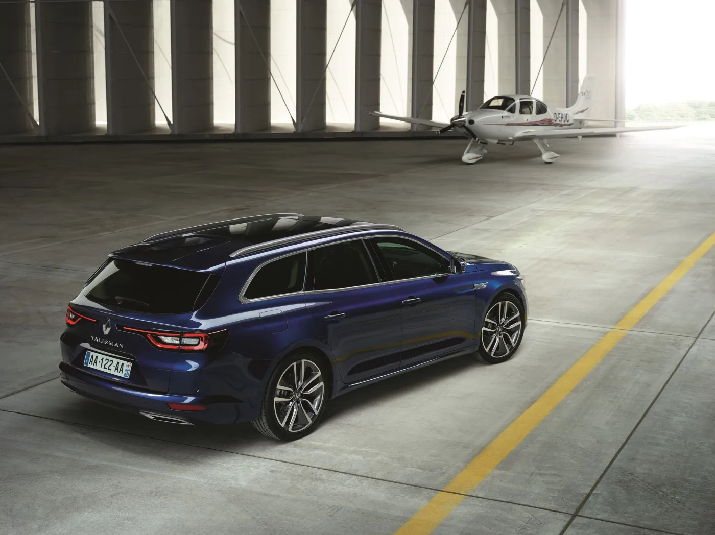 8133723-renault-talisman-grandtour.jpg