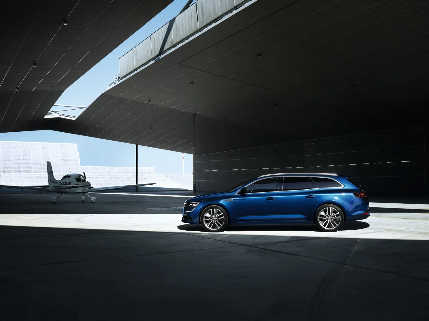 8134244-renault-talisman-grandtour.jpg
