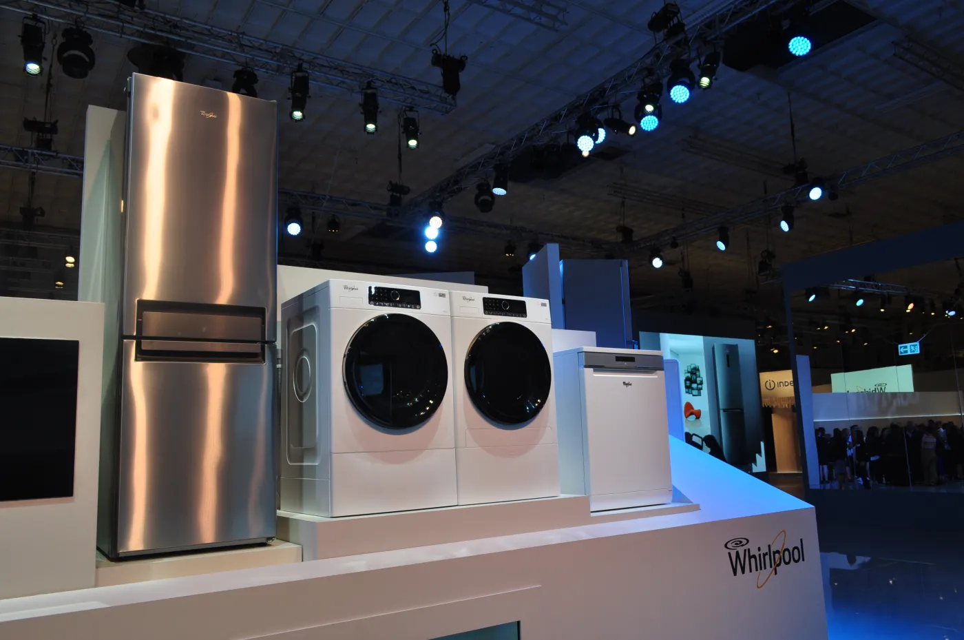 Maszynka do golenia podłączana do smartfona i pralka "rozmawiająca" z suszarką. Cyfrowy dom z targów IFA. ZDJĘCIA