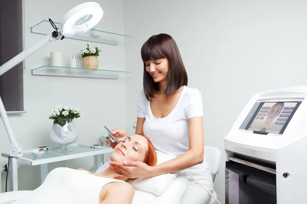 Uwolnij się od mitów! Z tych zabiegów dla urody nie trzeba rezygnować latem