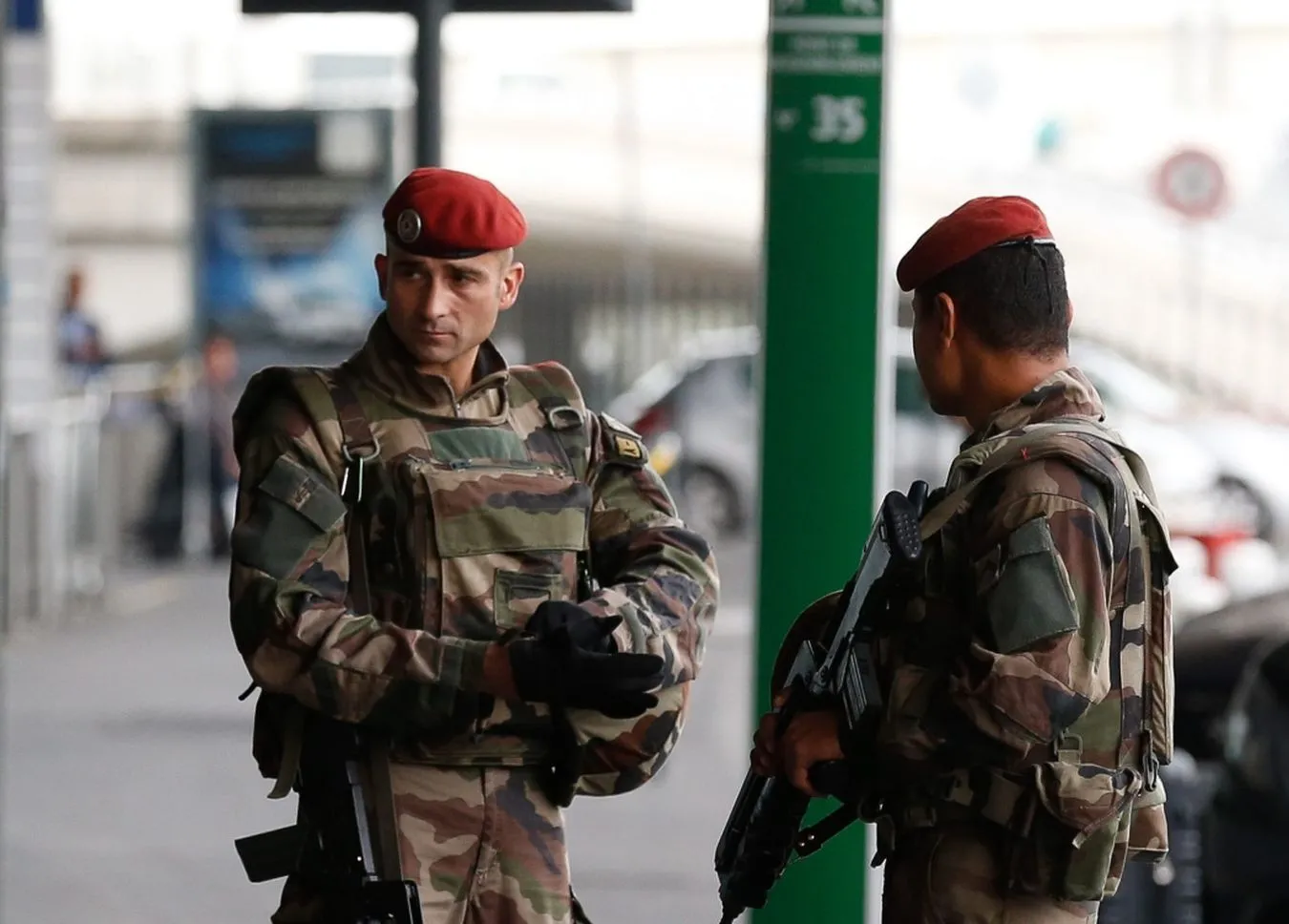 Wojsko na ulicach Paryża