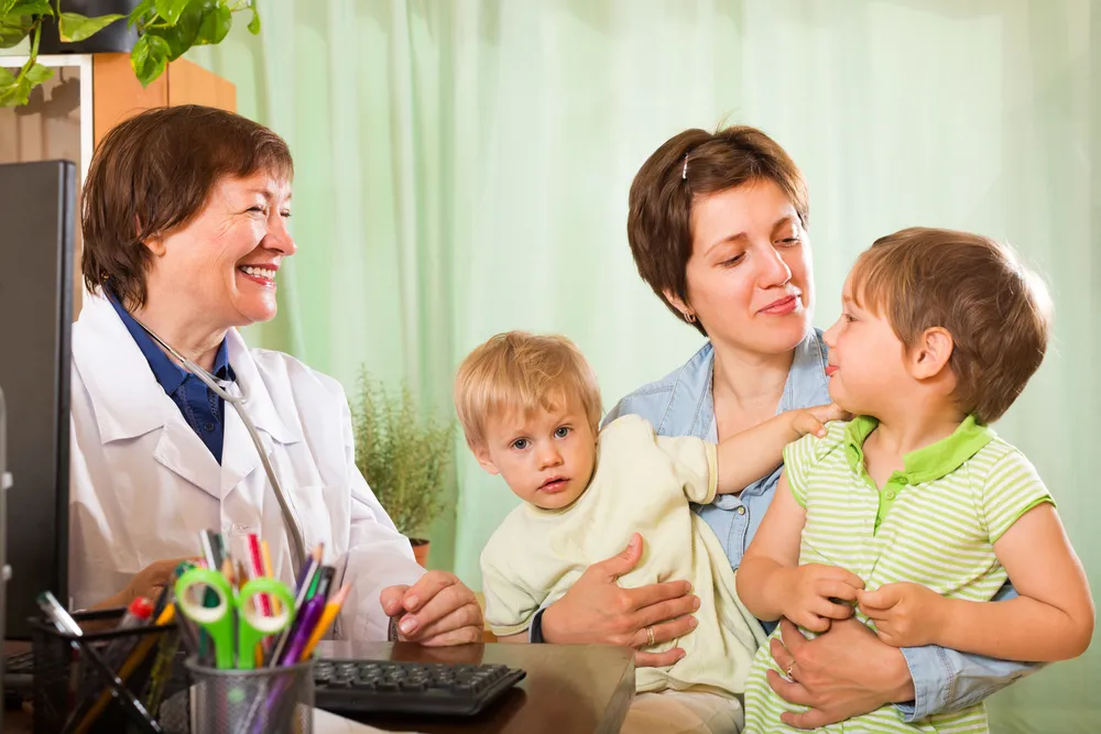 Co zrobić, żeby niemowlę nie łapało infekcji od starszego rodzeństwa