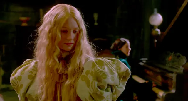 Mia Wasikowska oczekuje ciepłego powitania w Crimson Peak