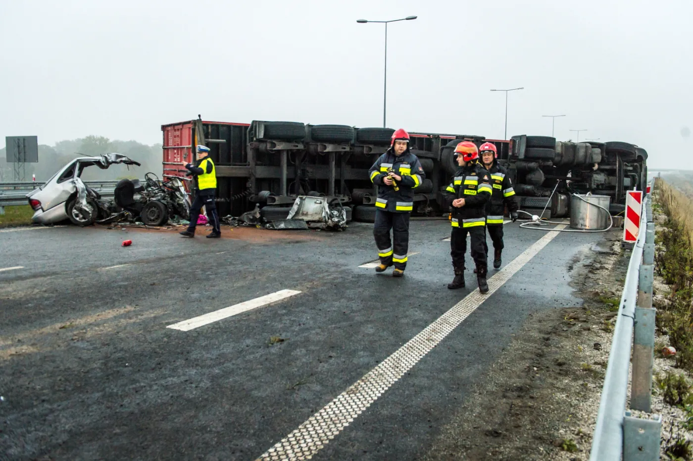Tragedia na autostradzie A1 koło Włocławka. W wypadku zginęło 5 osób. Drastyczne ZDJĘCIA