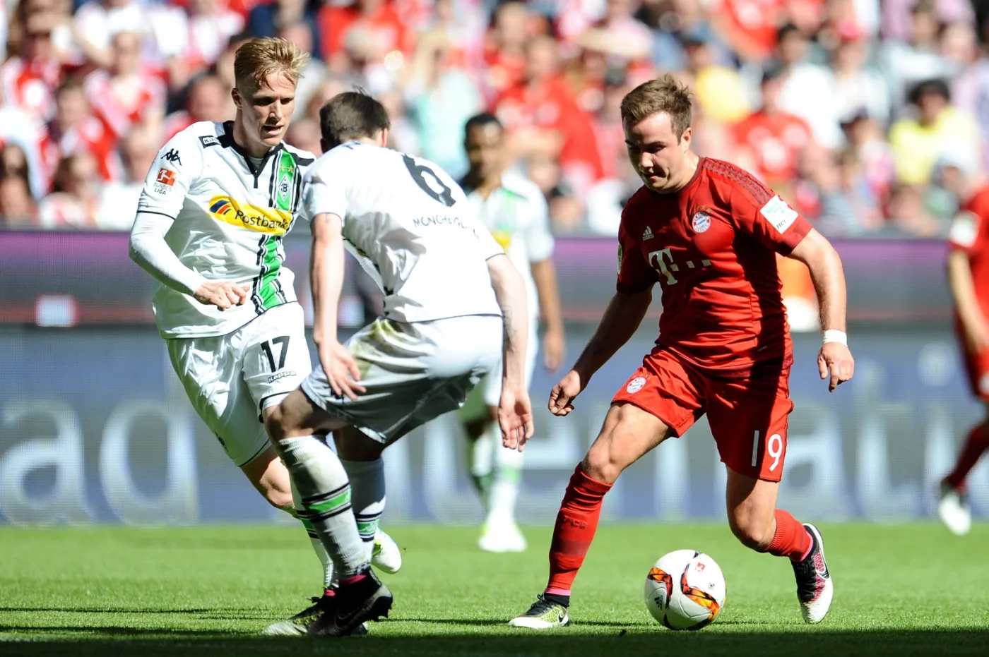 8989994-mario-goetze-i-oscar-wendt.jpg
