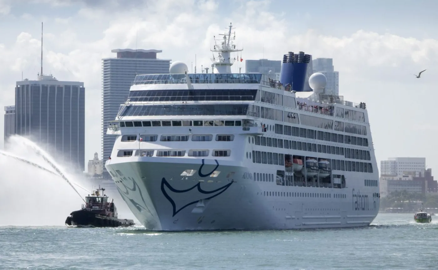 Statek pasażerski "Adonia" 