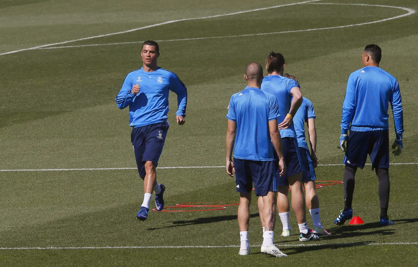 Cristiano Ronaldo (z lewej)