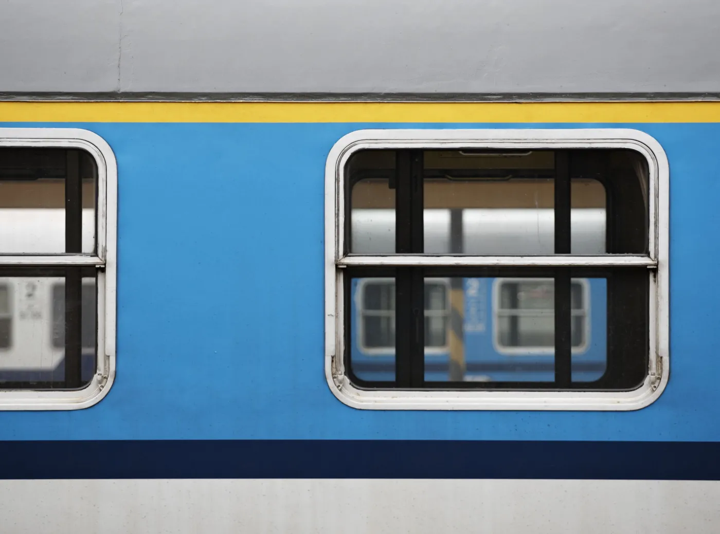 Groźny wąż w pociągu? W Warszawie odłączyli wagon od składu