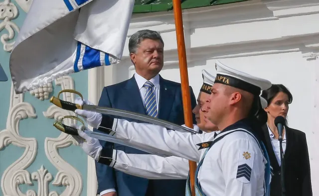 Petro Poroszenko obiecuje: Nasza flaga zawiśnie nad Krymem i Donbasem