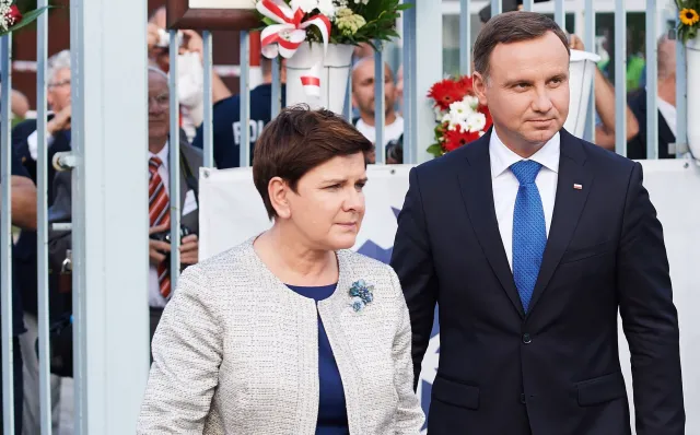 Szydło atakuje Gronkiewicz-Waltz: To ona ponosi odpowiedzialność za to, co dzieje się w Warszawie