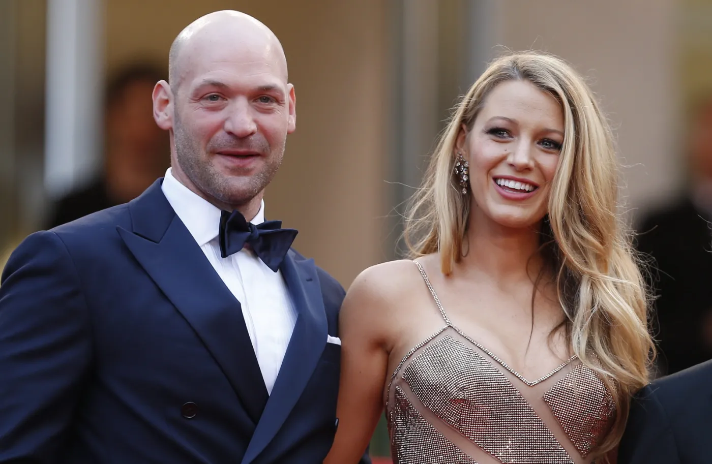 9030020-corey-stoll-i-blake-lively.jpg
