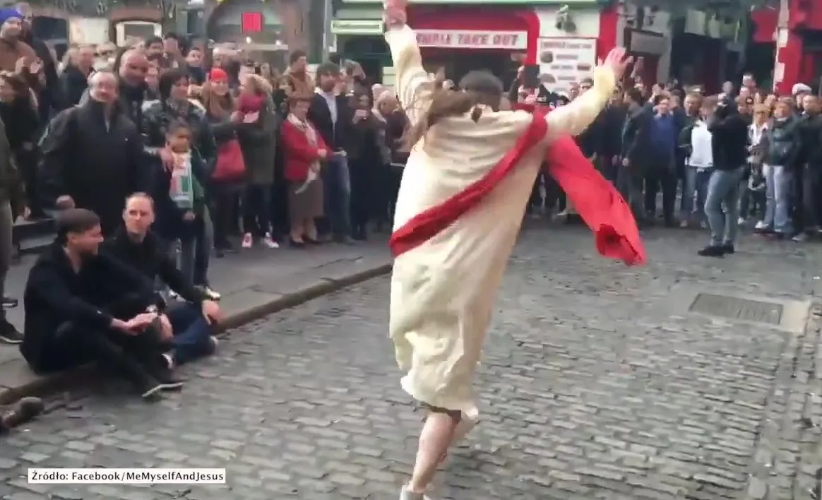 Tańczący Jezus na ulicach Dublina. "Tłum gapiów wiwatował" [ZOBACZ WIDEO]