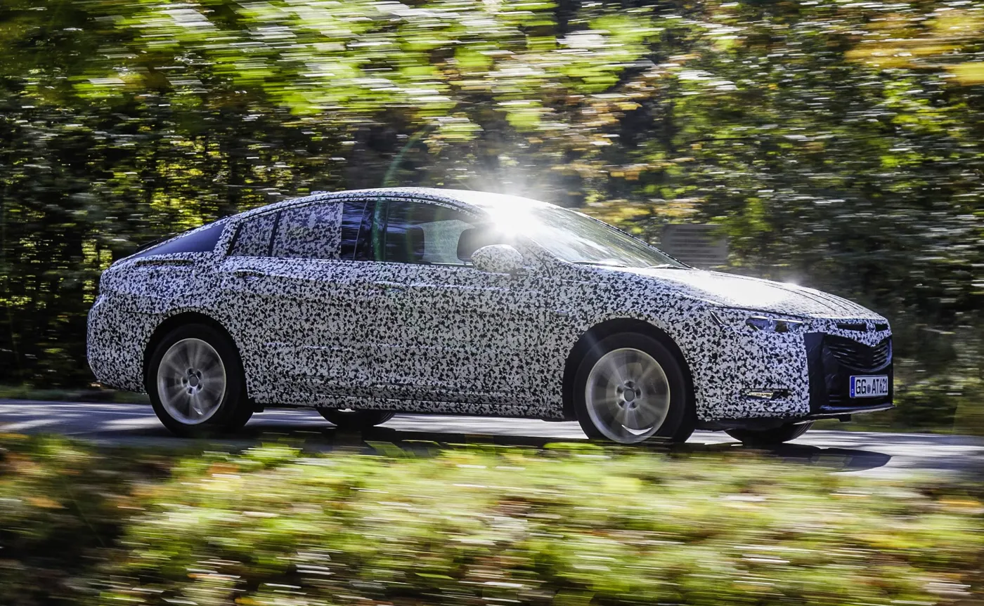 9561986-opel-insignia-grand-sport.jpg