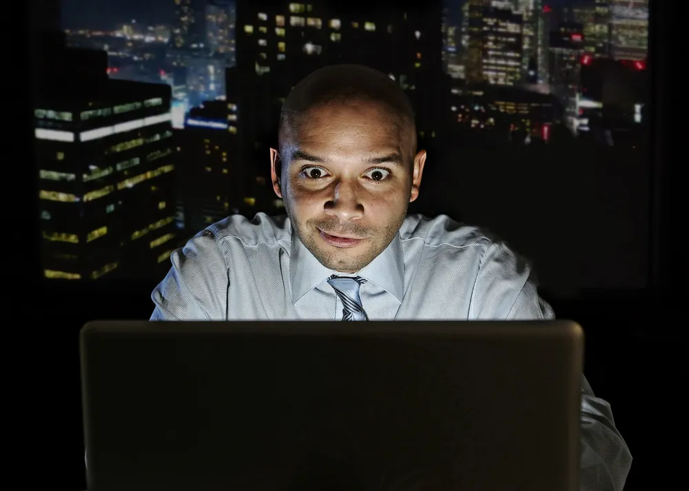 Stało się! Polacy "wyszli z domu" z oglądaniem pornografii...