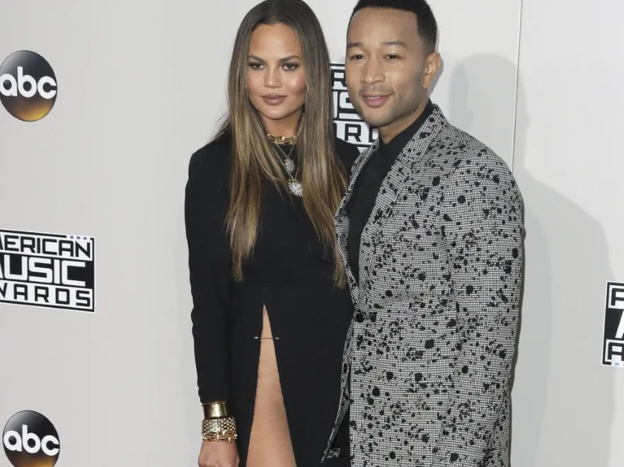 Kolejna gwiazda bez dolnej części bielizny na czerwonym dywanie. FOTO