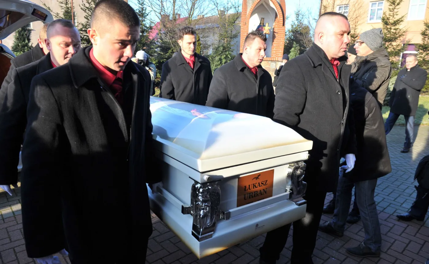 9747144-pogrzeb-polskiego-kierowcy.jpg
