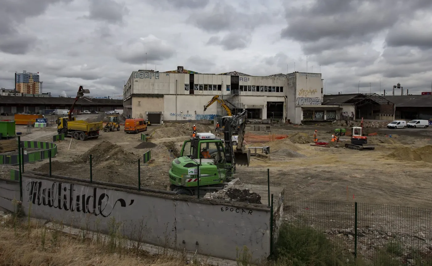 Prace przy budowie obozu