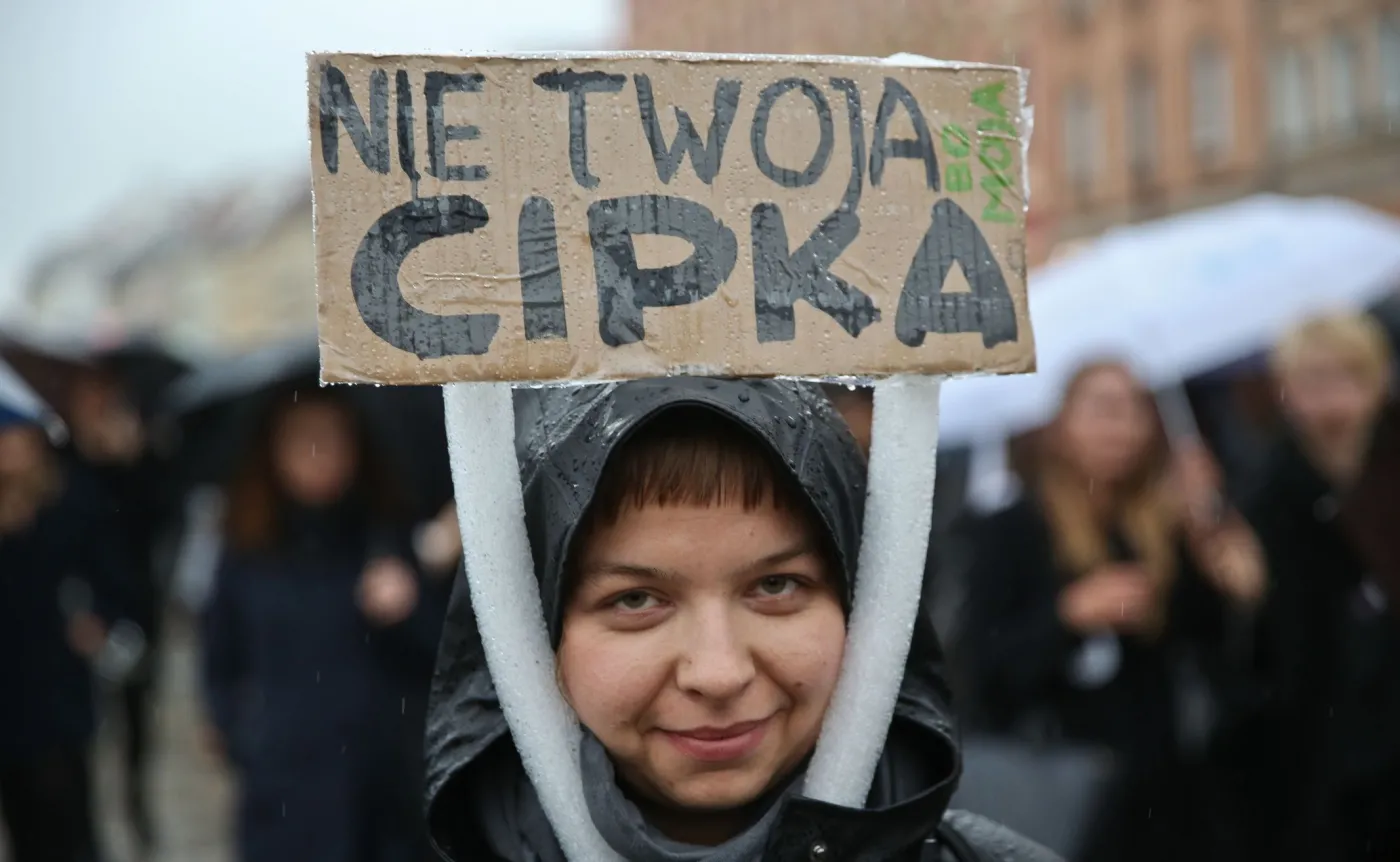 9497750-protest-na-placu-zamkowym.jpg
