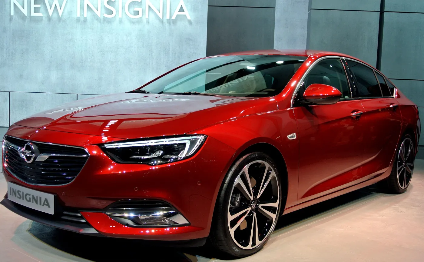 9961311-opel-insignia-grand-sport.jpg