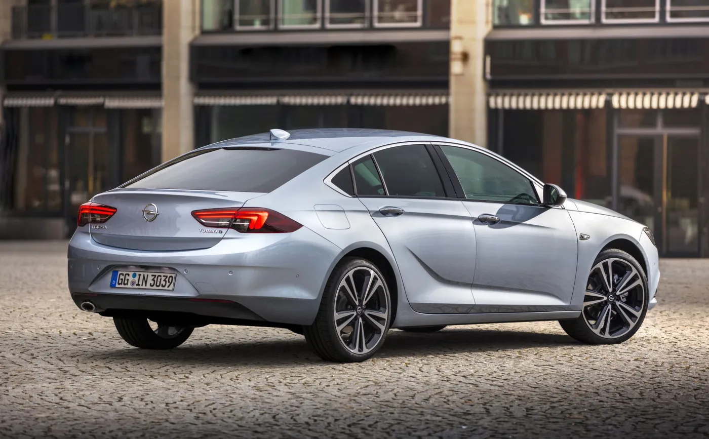 10031720-opel-insignia-grand-sport.jpg