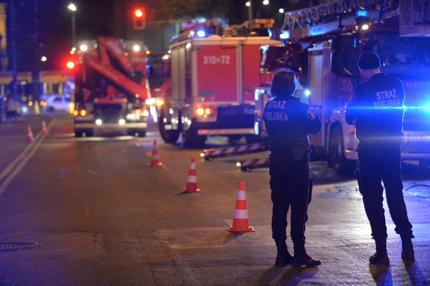 10056445-sluzby-na-miejscu-wypadku.jpg