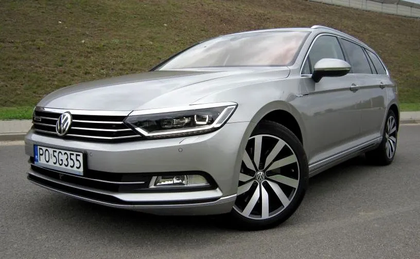 9276353-volkswagen-passat-variant.jpg