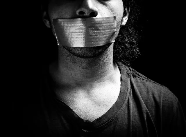 Cenzura szaleje w białych rękawiczkach. Jak artyści toczą batalie z samorządowcami i ich rozmodlonym zapleczem