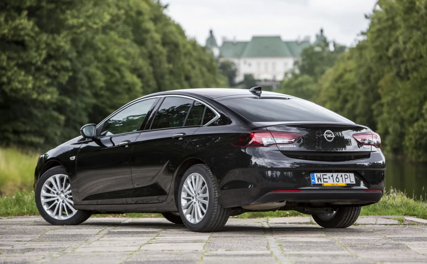 10347486-opel-insignia-grand-sport.jpg