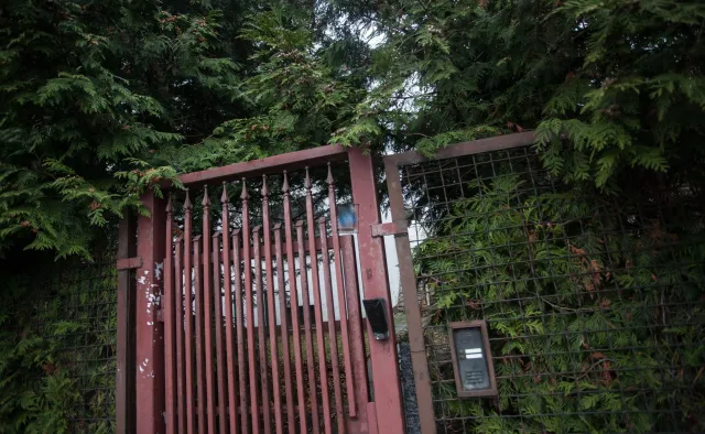 "To jak podróż w czasie do późnego Gomułki". To tak mieszka Jarosław Kaczyński