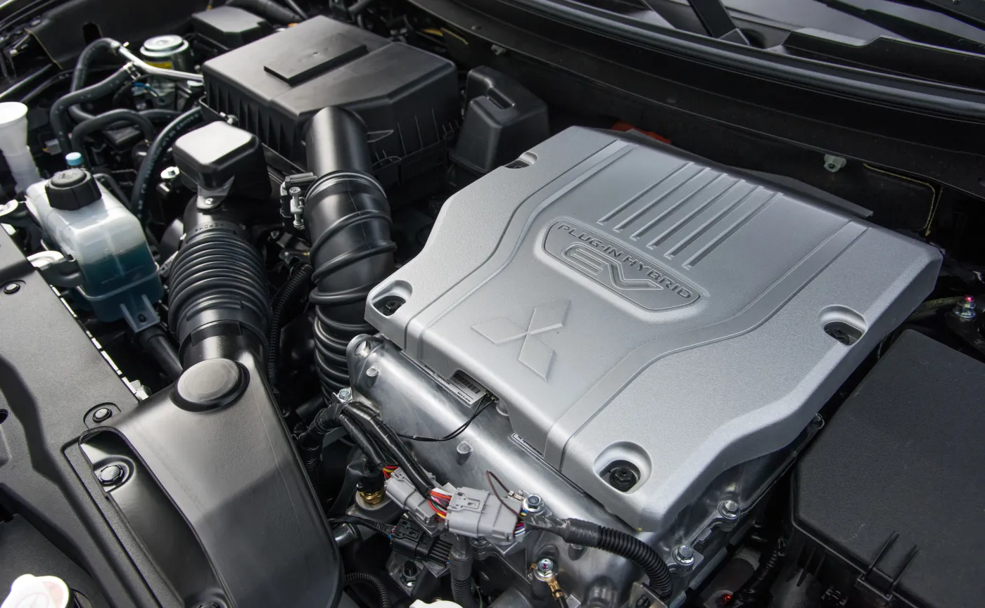 9078408-mitsubishi-outlander-phev.jpg