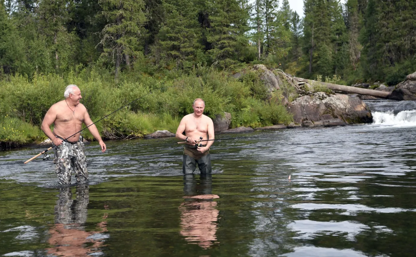 10356972-wladimir-putin-lowi-ryby.jpg