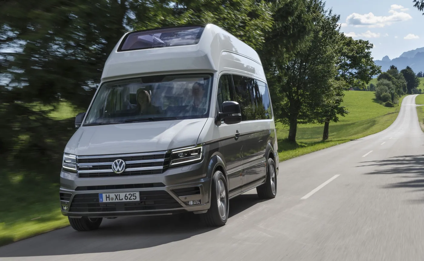 10398057-volkswagen-california-xxl.jpg