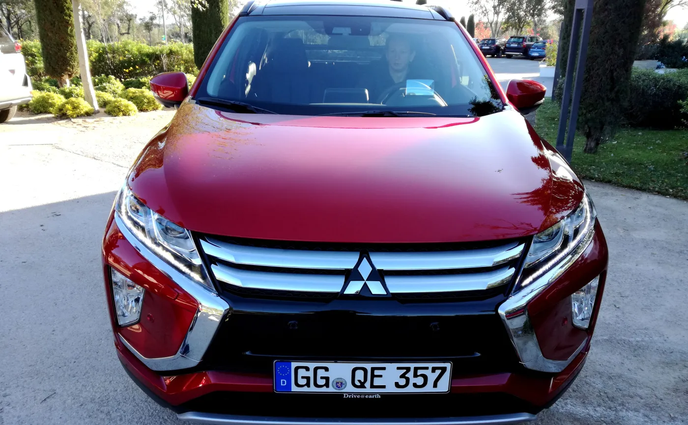 10567055-mitsubishi-eclipse-cross.jpg