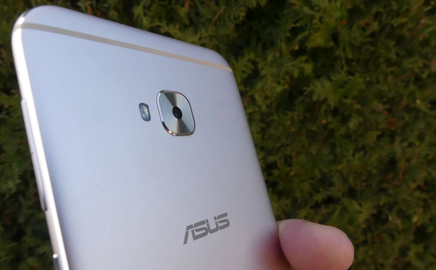 10788758-asus-zenfone-4-selfie-pro.jpg