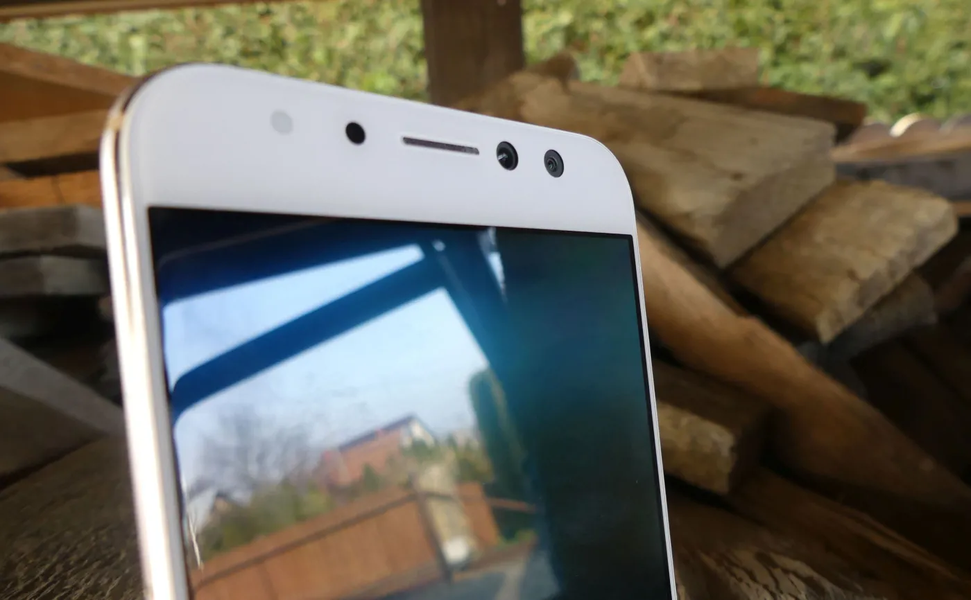 10788918-asus-zenfone-4-selfie-pro.jpg
