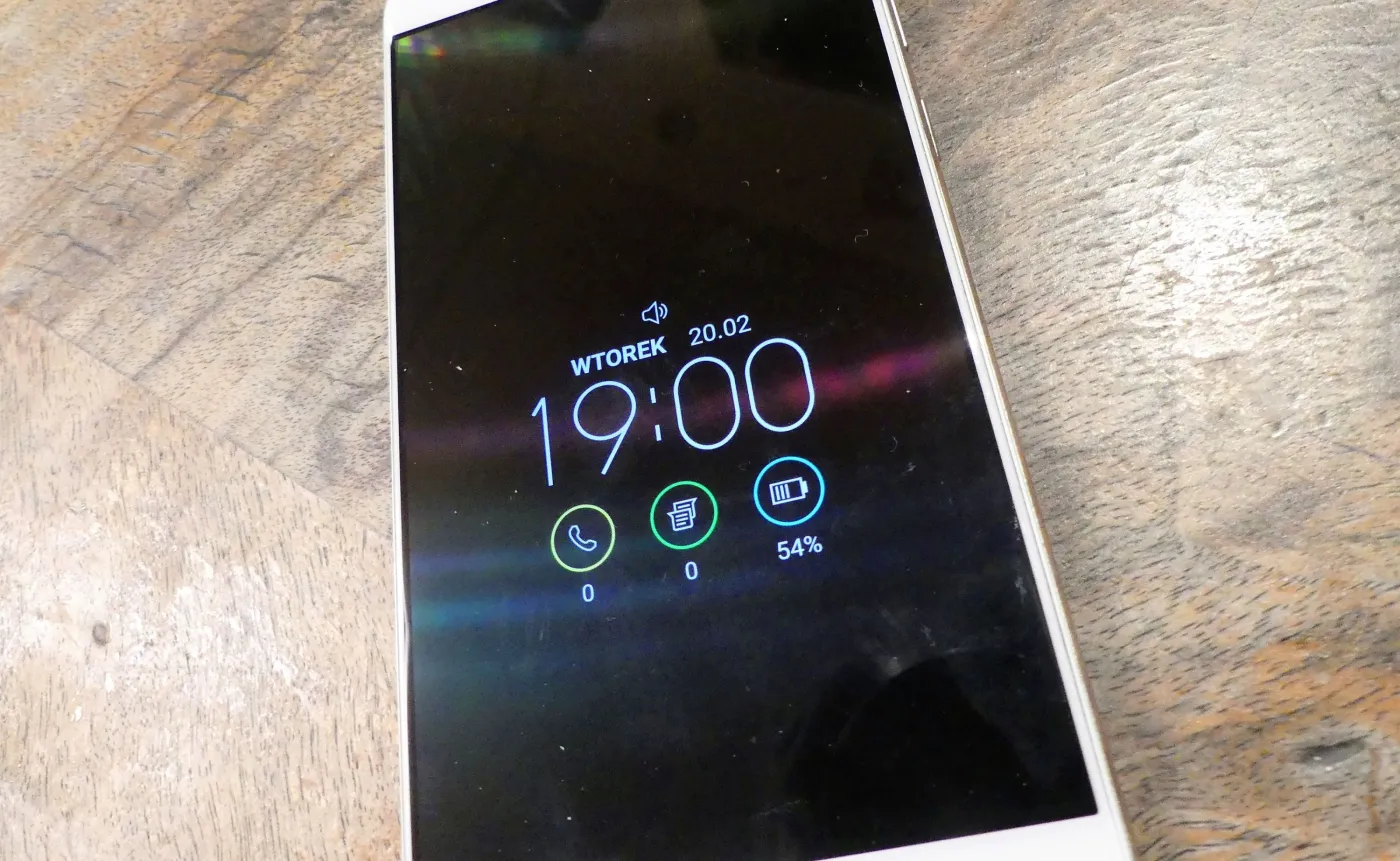 10788950-asus-zenfone-4-selfie-pro.jpg