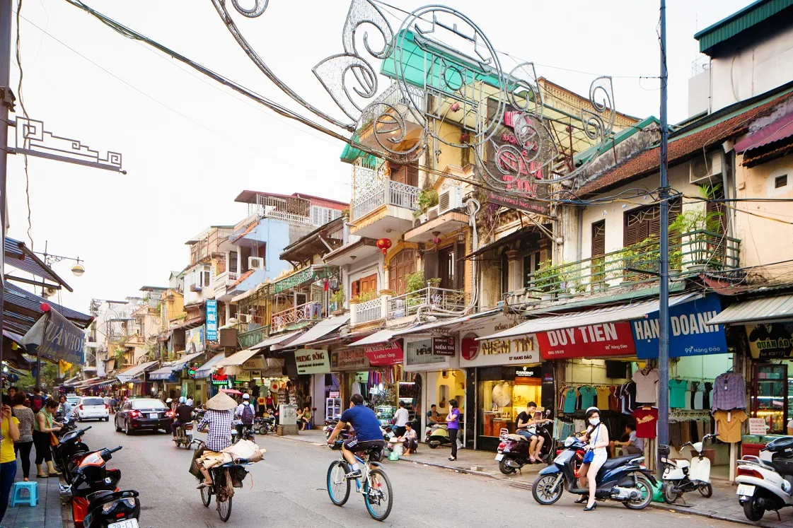 10496751-urzekajace-kolorami-hanoi.jpg