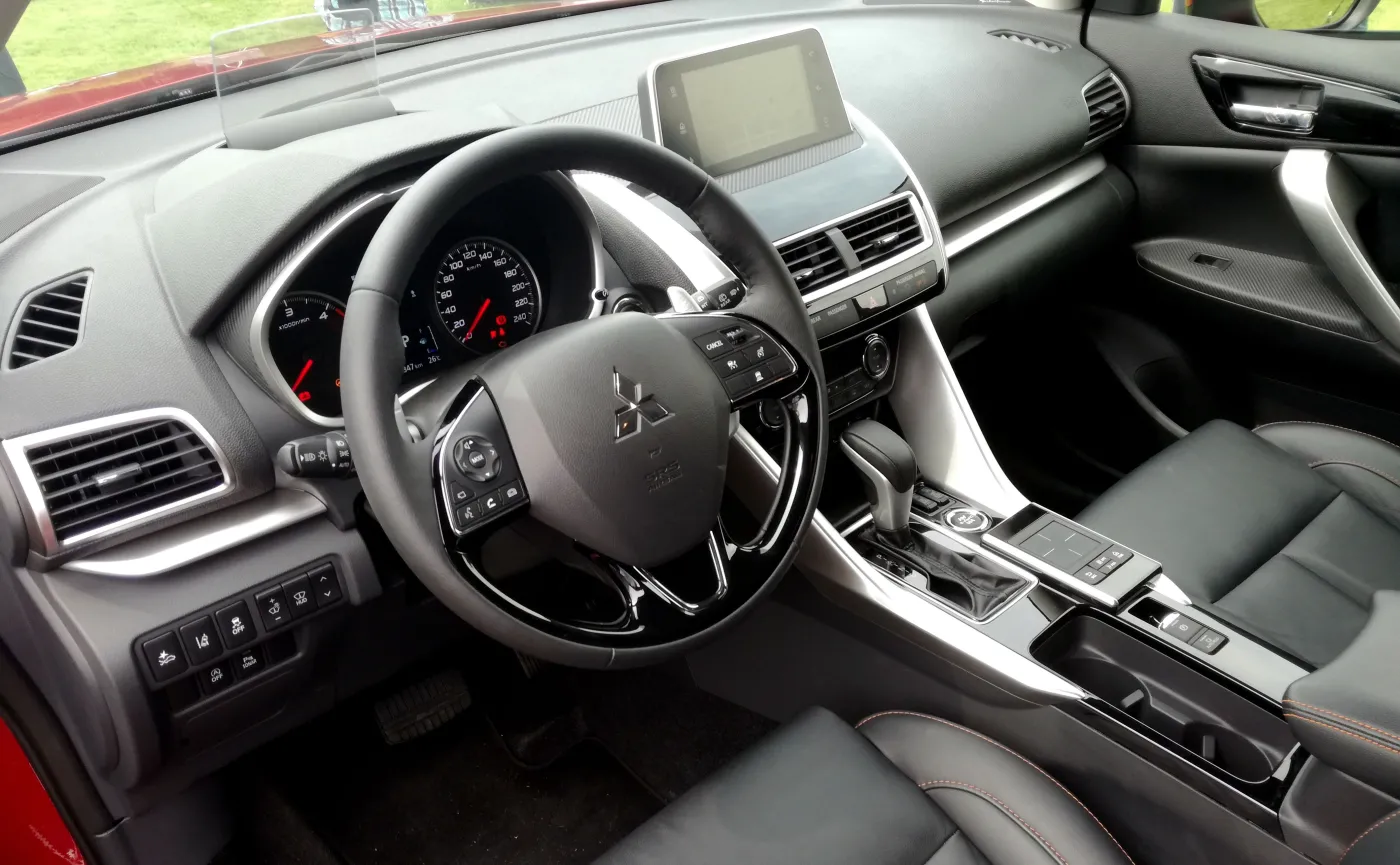 10326521-mitsubishi-eclipse-cross.jpg