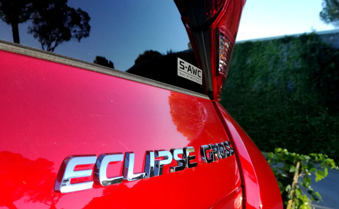 10625096-mitsubishi-eclipse-cross.jpg