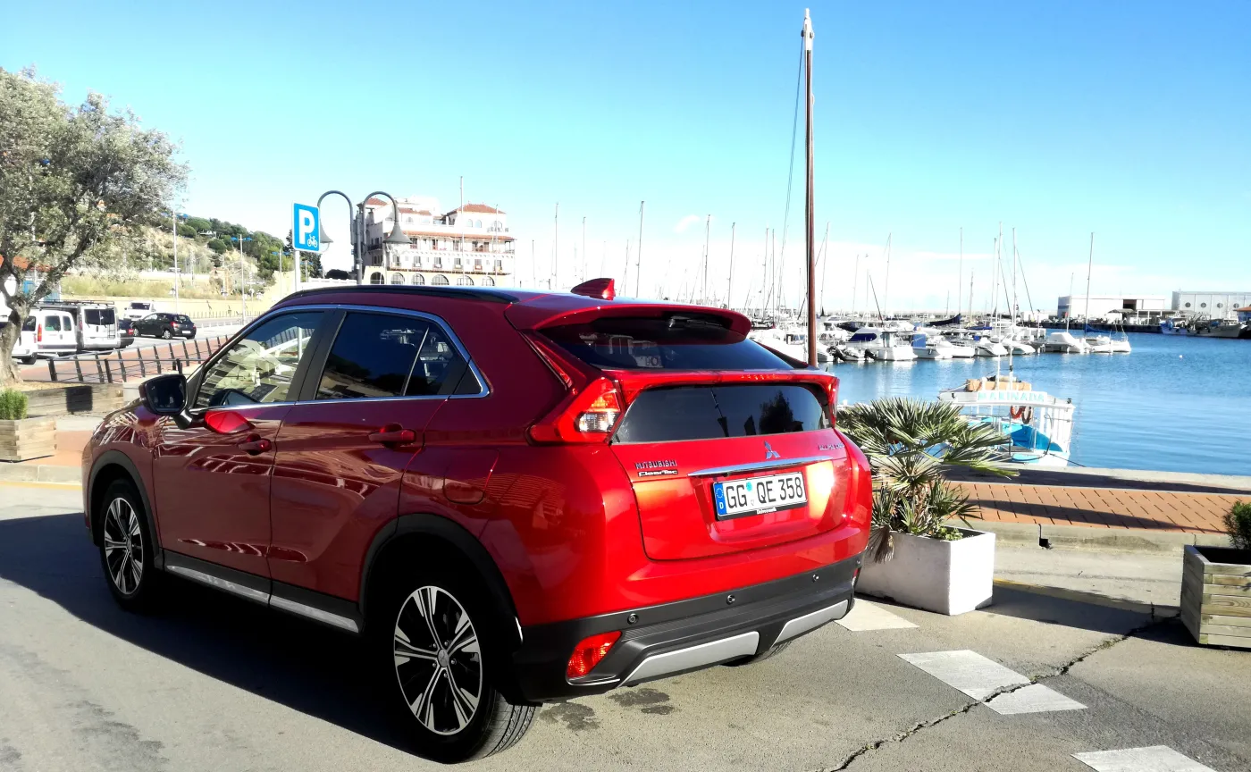 10625128-mitsubishi-eclipse-cross.jpg