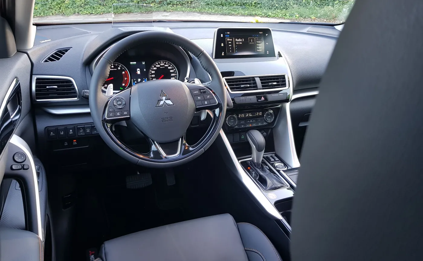 10632158-mitsubishi-eclipse-cross.jpg