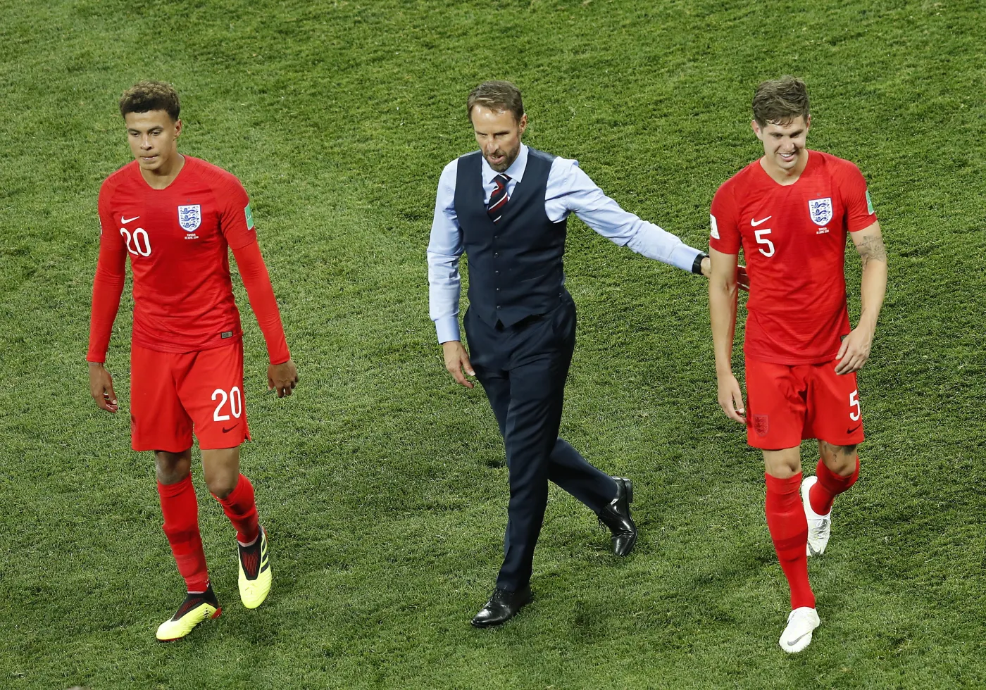 Gareth Southgate (w środku)