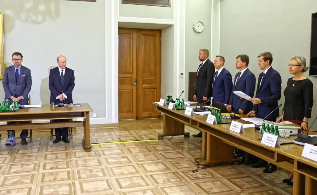 Rostowski przed komisją ds. Amber Gold: Piramidy - tak jak w Egipcie - są różnego rozmiaru. Wassermann: Bzdury